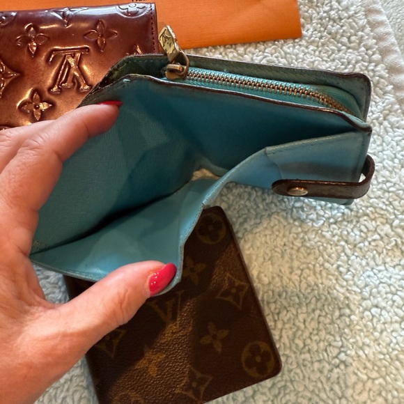 Louis Vuitton wallets - Picture 7 of 13